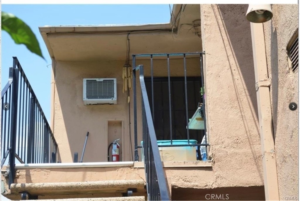 640 E 6th Street - Photo 3