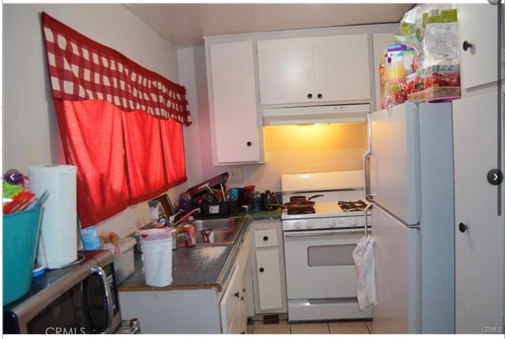 640 E 6th Street - Photo 6
