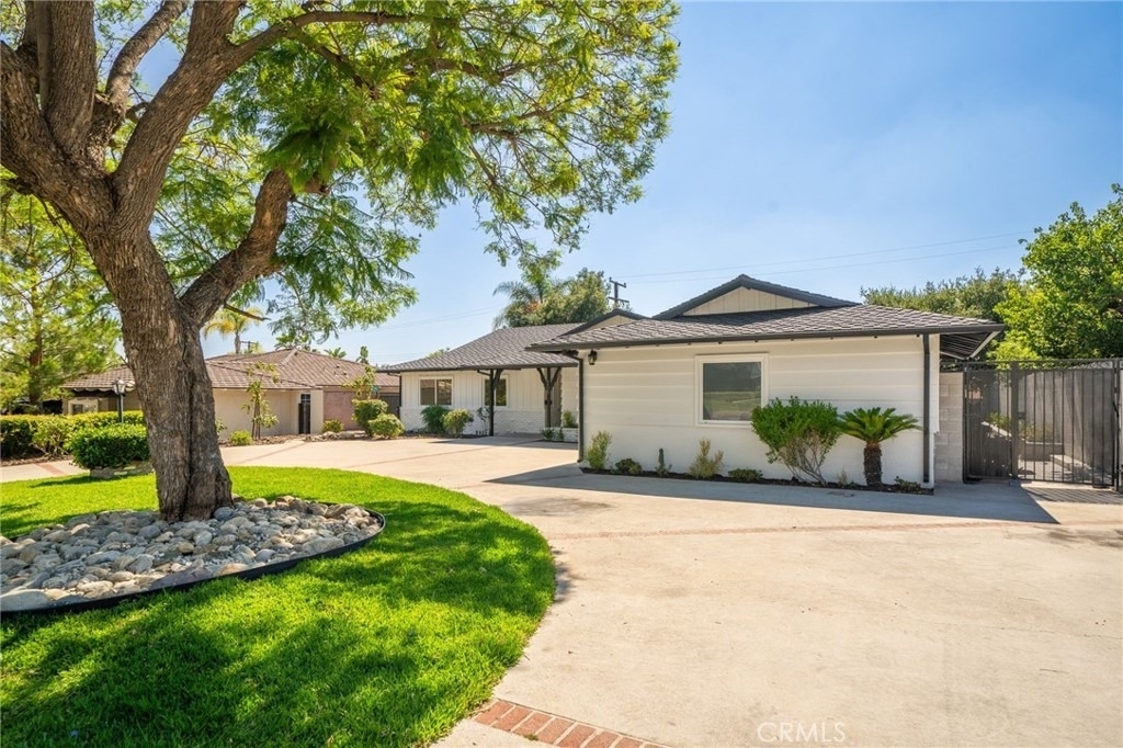 205 N Hacienda Avenue - Photo 3