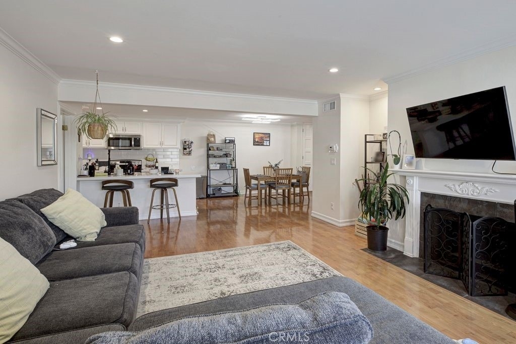 5334 Lindley - Photo 7