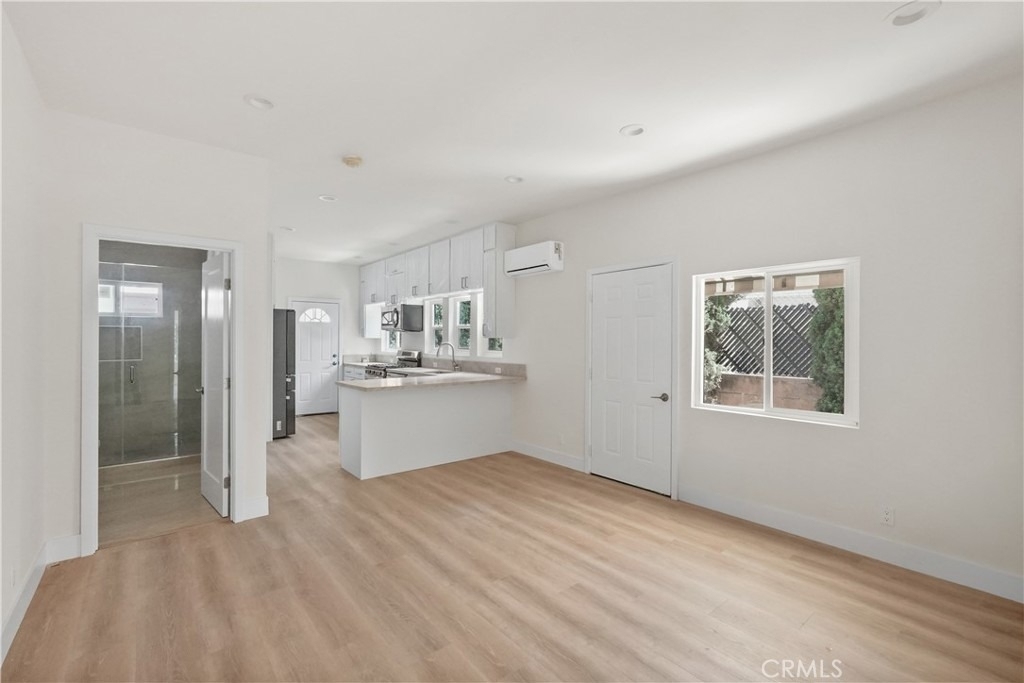 1530 N Mariposa - Photo 4