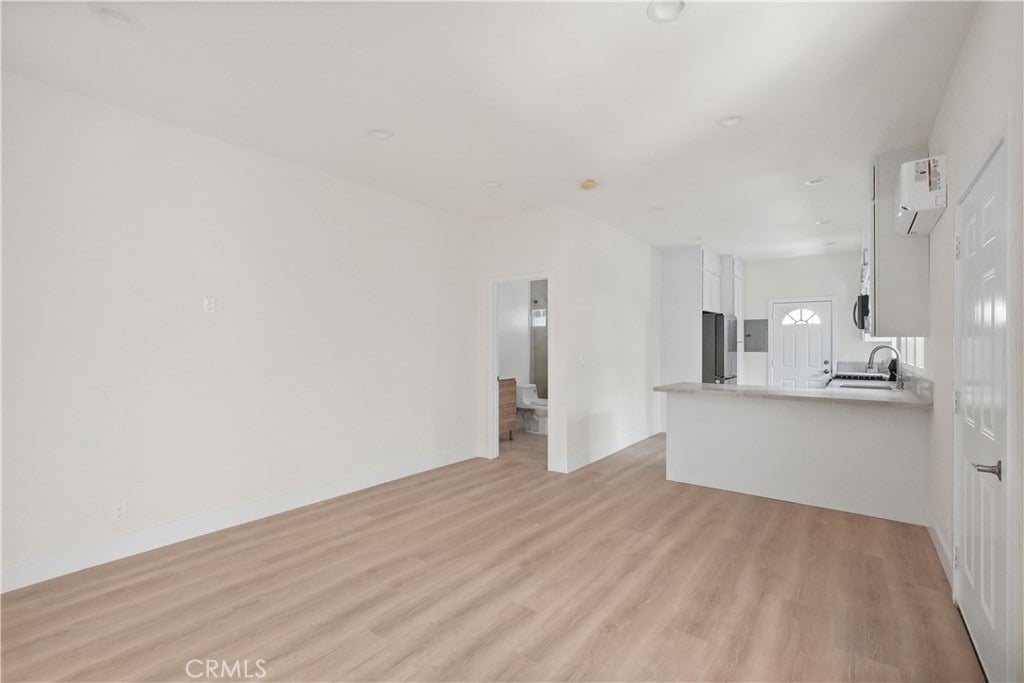 1530 N Mariposa - Photo 2