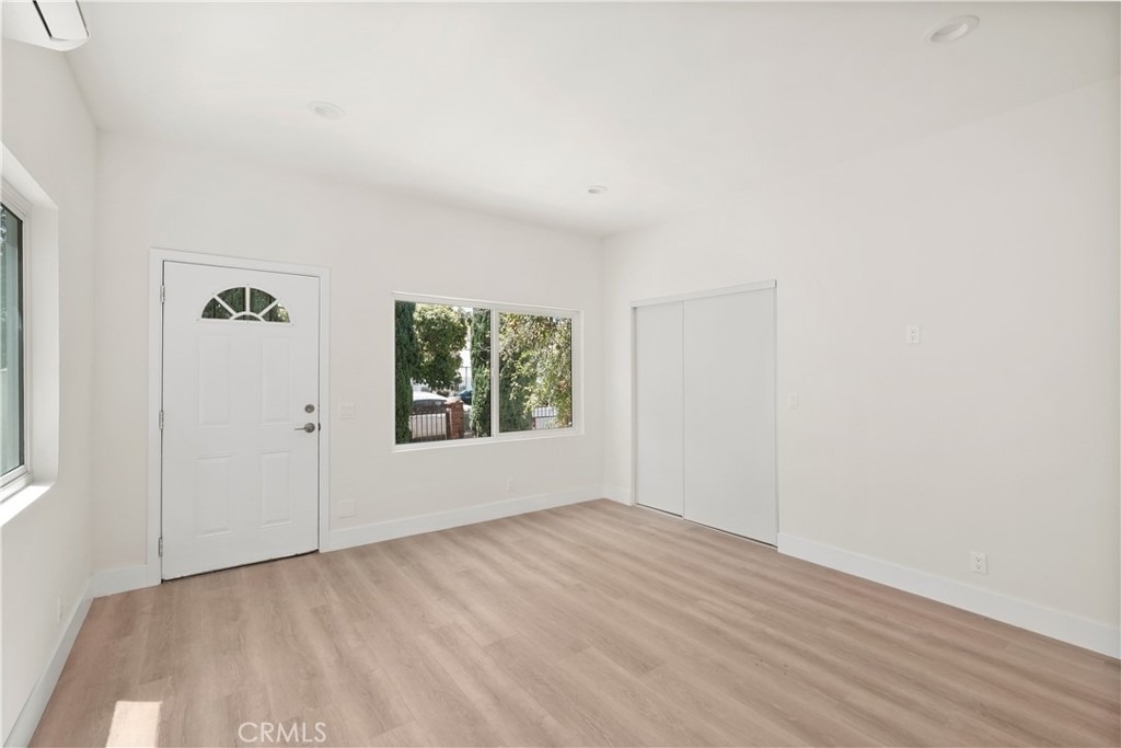 1530 N Mariposa - Photo 3