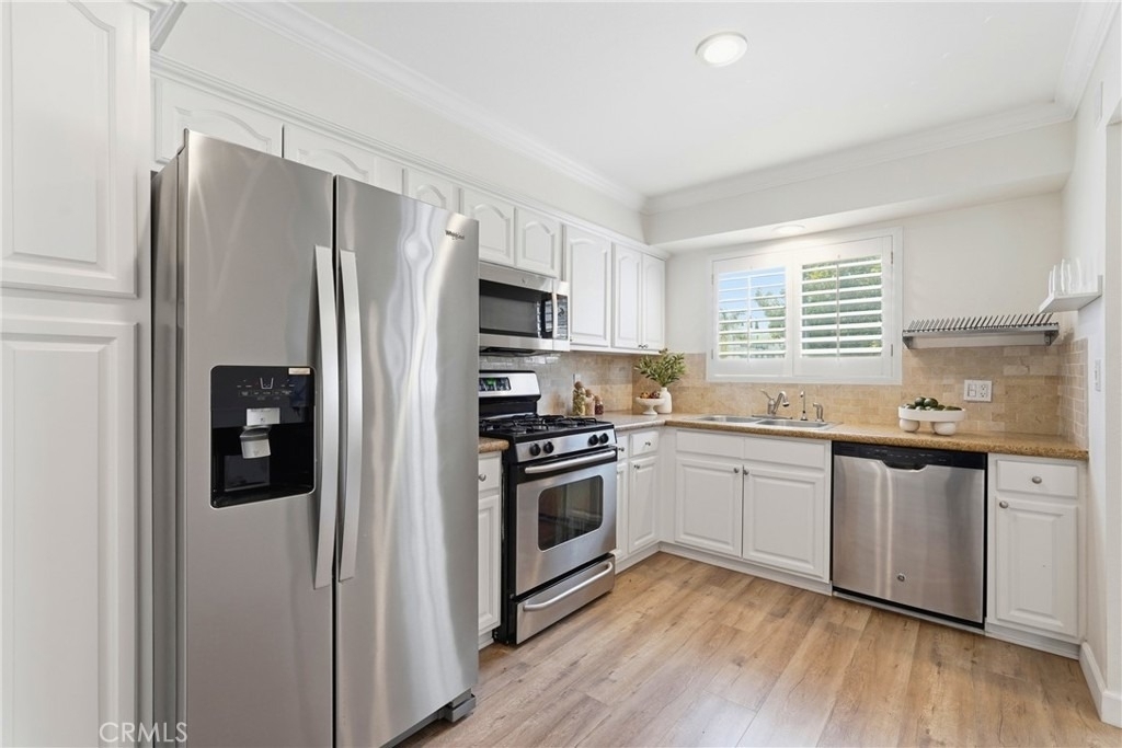 1433 S Beverly Drive - Photo 16
