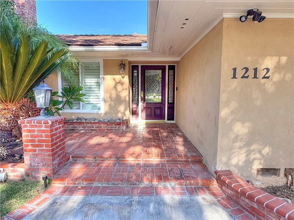 1212 N Santa Anita - Photo 3