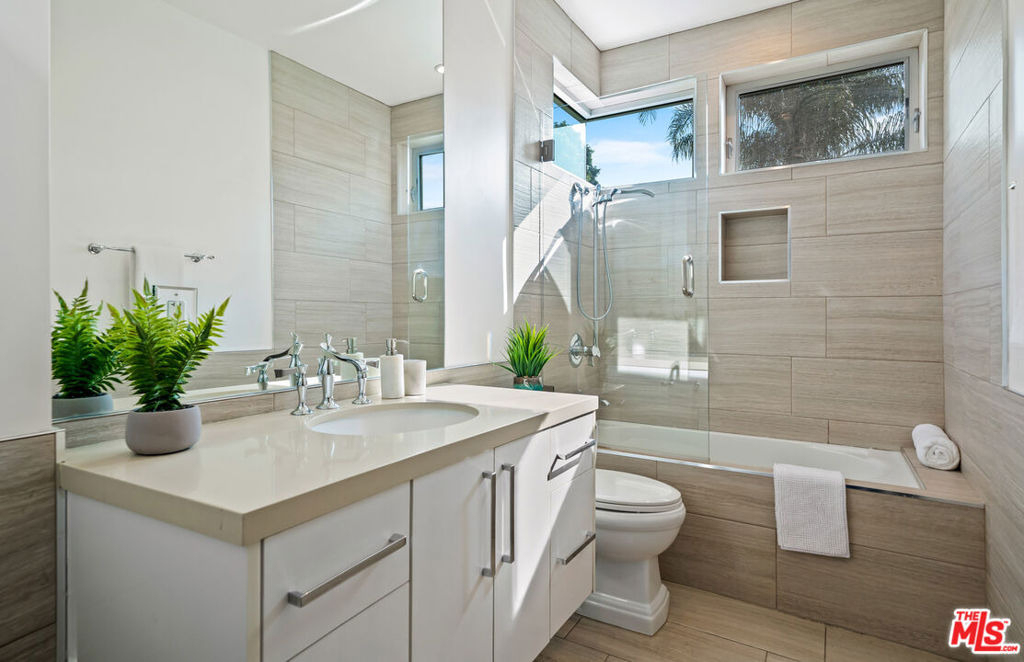 363 N Sweetzer Avenue - Photo 30