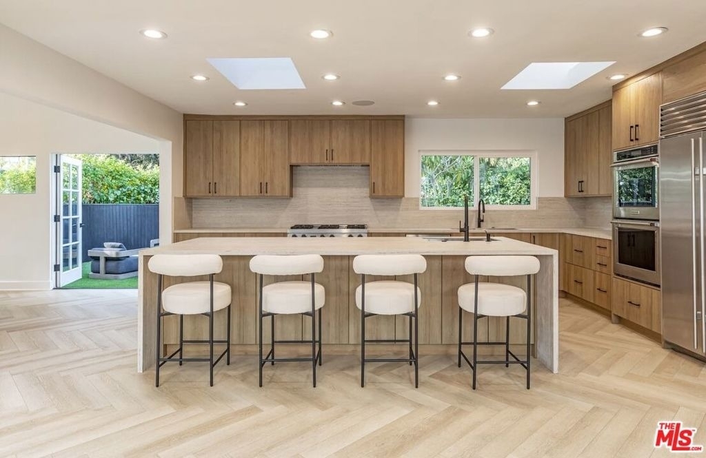 624 N Beverly Drive - Photo 9