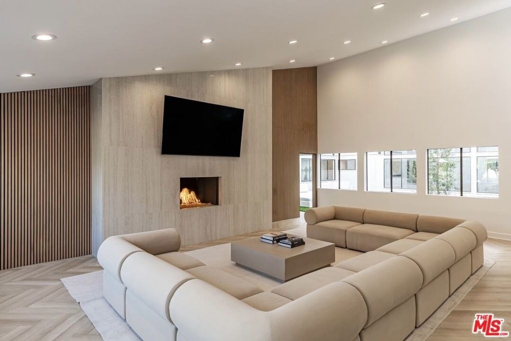 624 N Beverly Drive - Photo 13