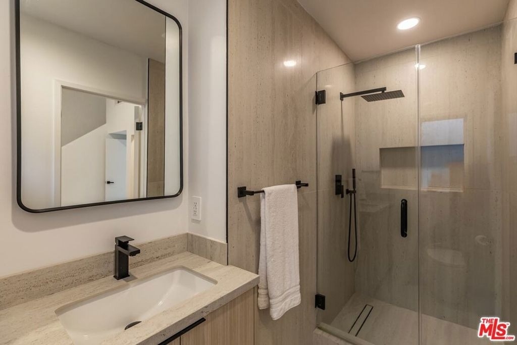 624 N Beverly Drive - Photo 27
