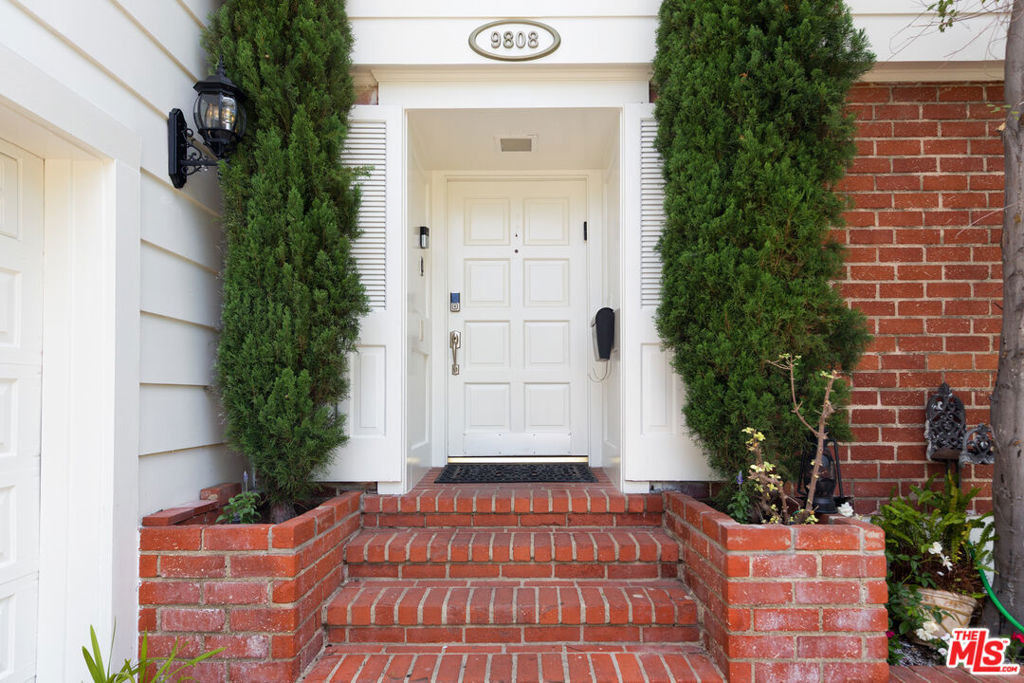 9808 Hillgreen Place - Photo 2