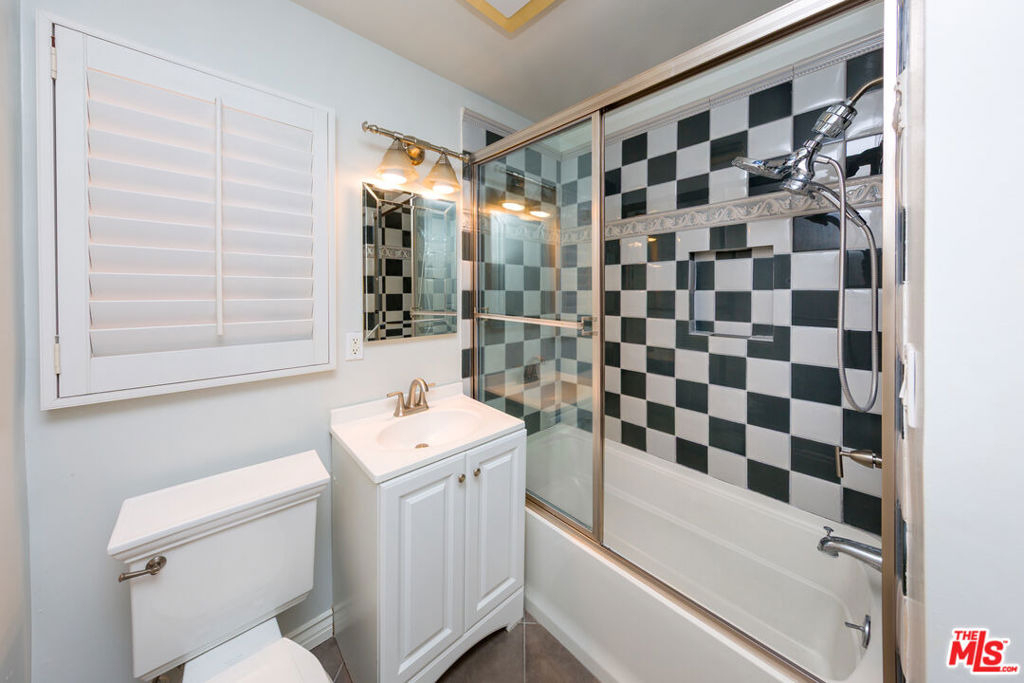 9808 Hillgreen Place - Photo 24