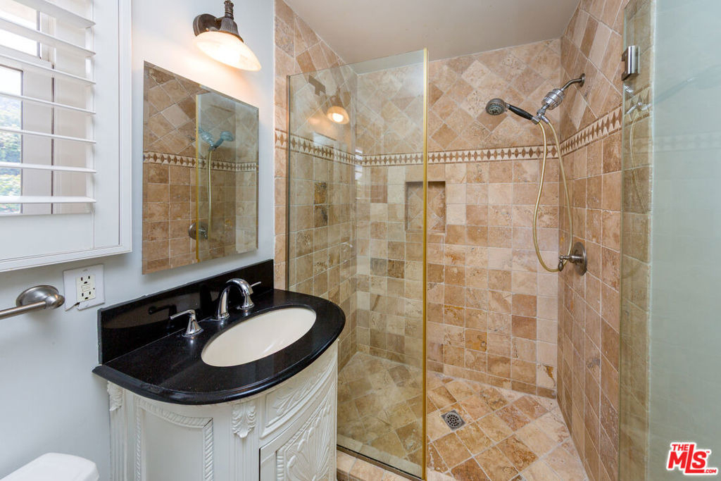 9808 Hillgreen Place - Photo 21