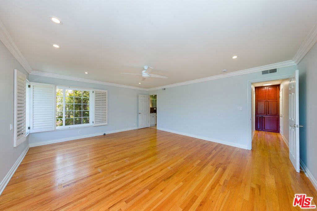 9808 Hillgreen Place - Photo 16