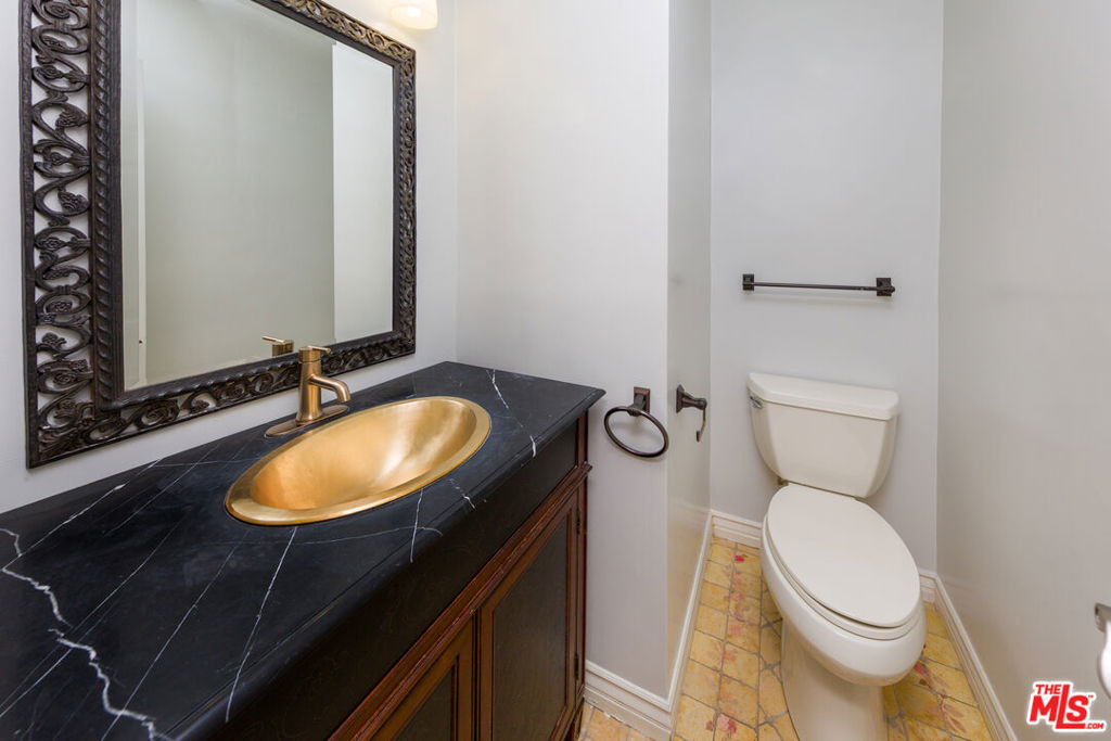 9808 Hillgreen Place - Photo 13