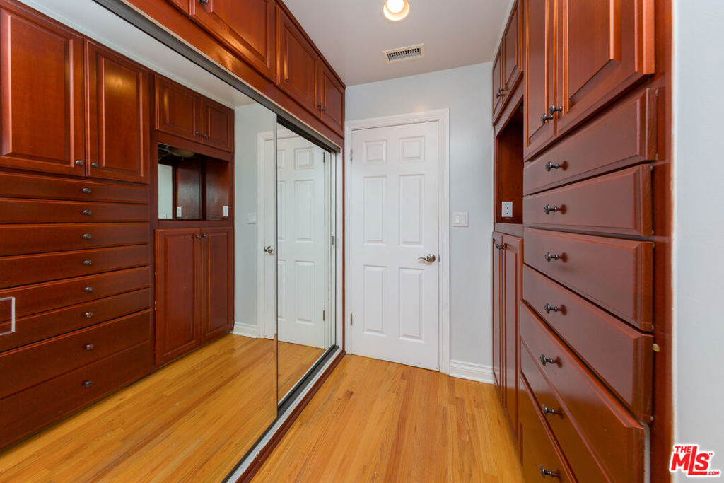 9808 Hillgreen Place - Photo 20