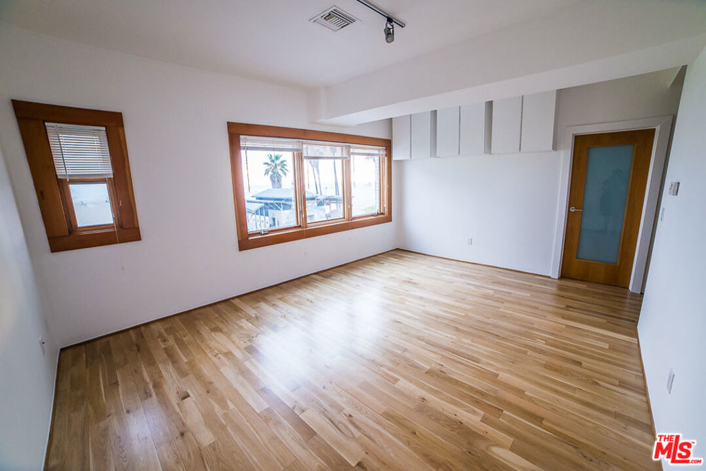 8 Brooks Avenue - Photo 7