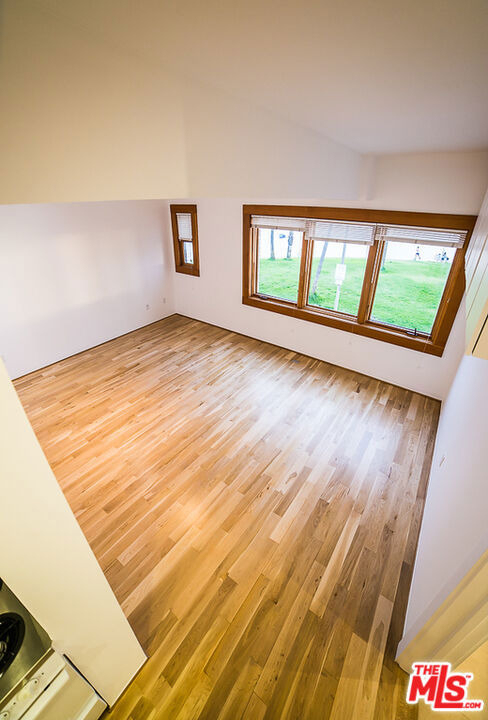 8 Brooks Avenue - Photo 5