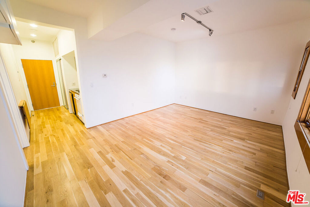 8 Brooks Avenue - Photo 4