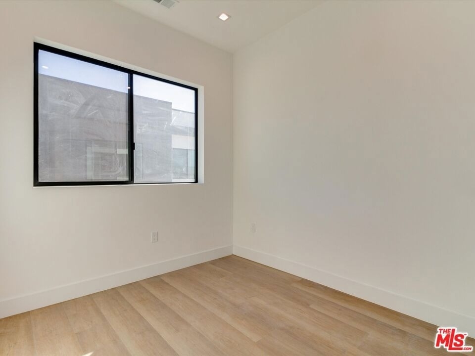 2817 S Redondo Boulevard - Photo 22