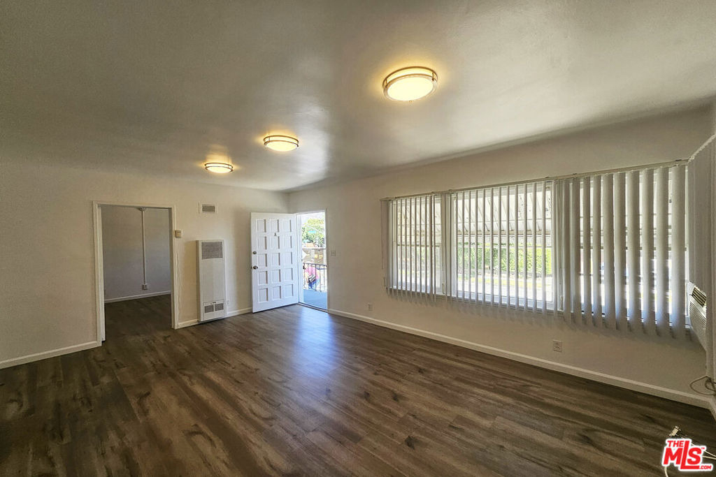 1341 N Keystone Street - Photo 6