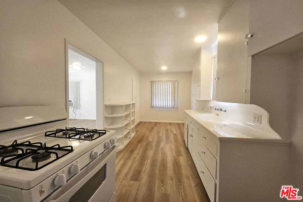 1341 N Keystone Street - Photo 8