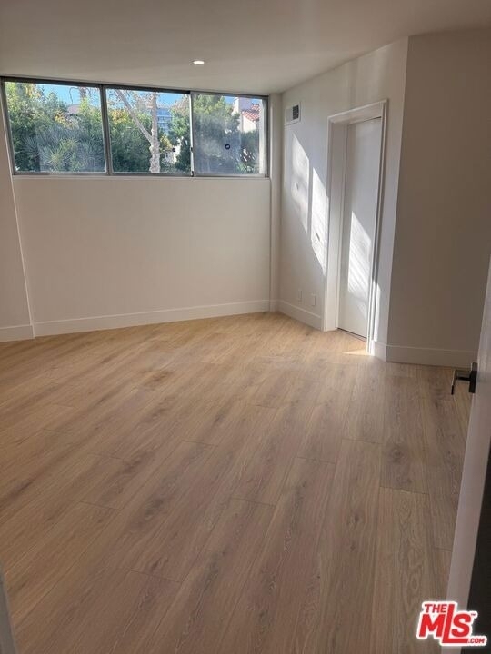 223 S Lasky Drive - Photo 5