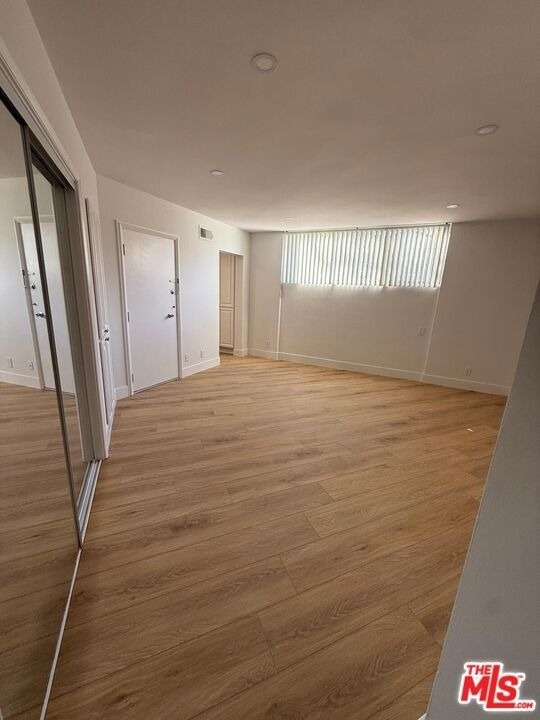 223 S Lasky Drive - Photo 4