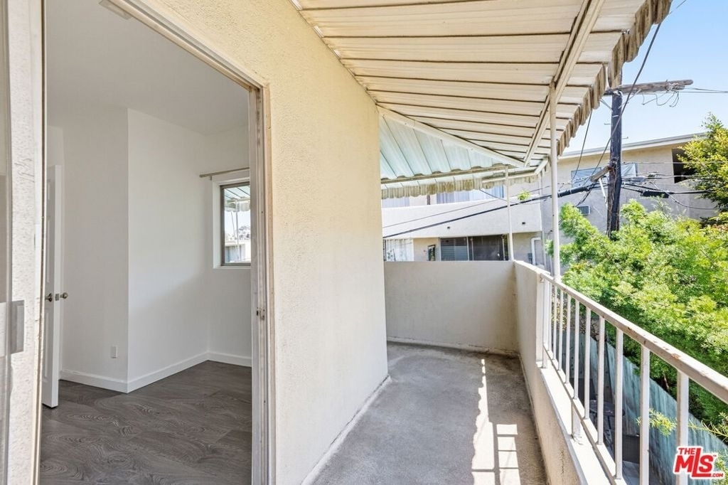 11652 Chenault Street - Photo 8