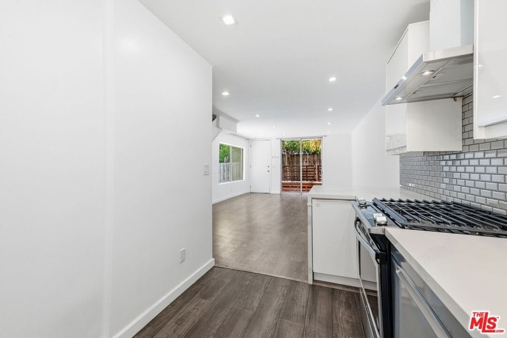11652 Chenault Street - Photo 3