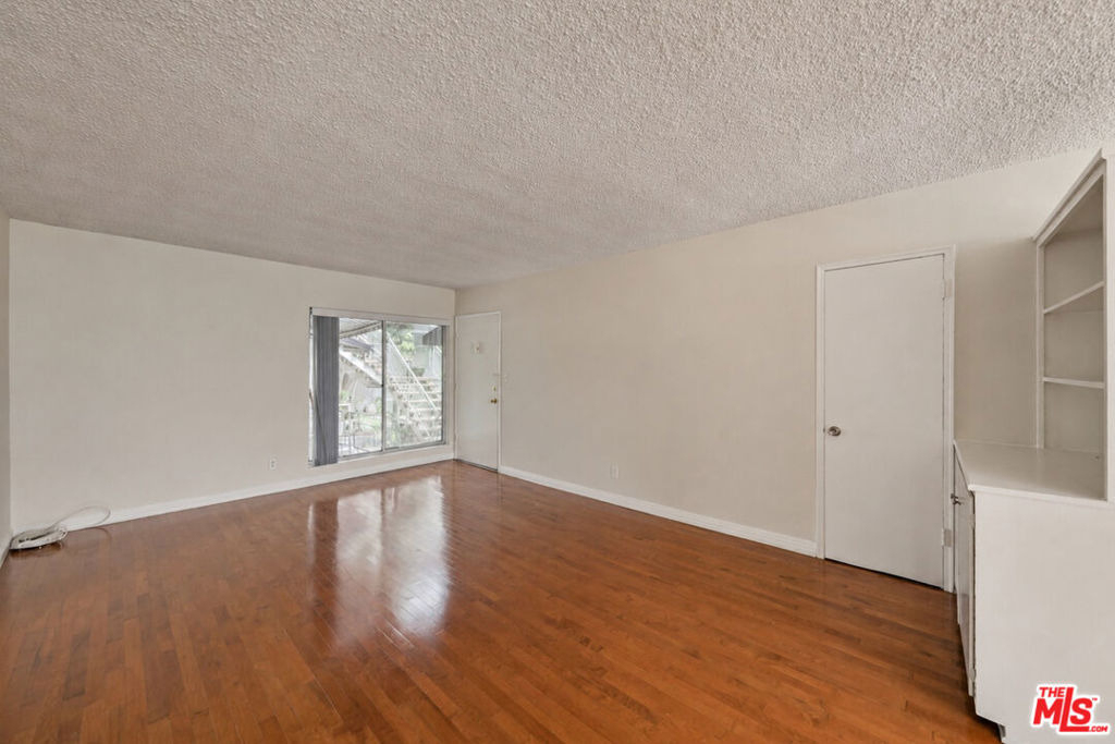 941 N San Vicente Boulevard - Photo 3