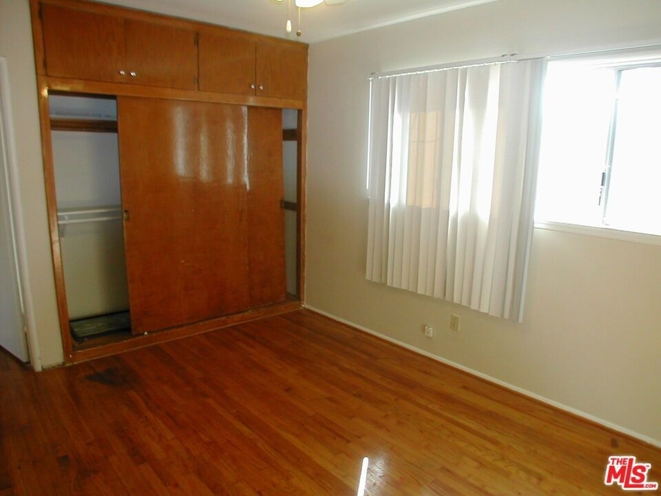 833 N Kingsley Drive - Photo 12