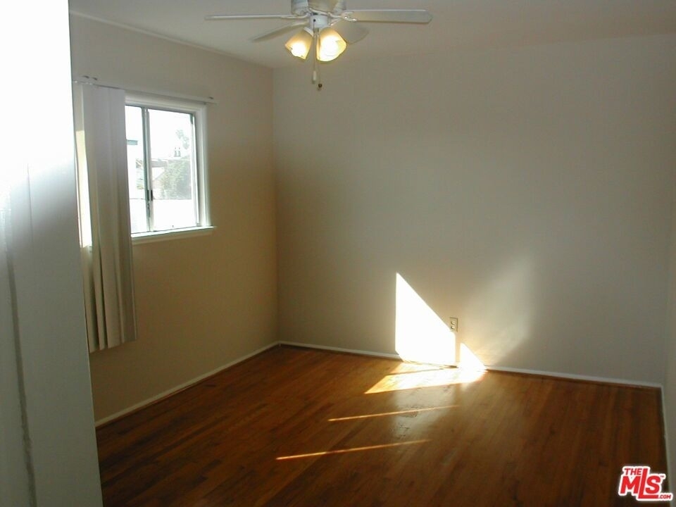 833 N Kingsley Drive - Photo 9