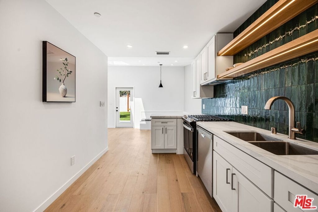 7935 Zelzah Avenue - Photo 8