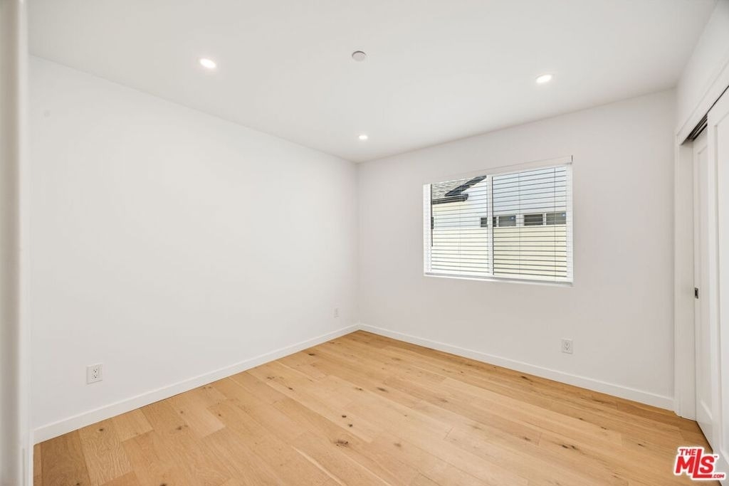 7935 Zelzah Avenue - Photo 11