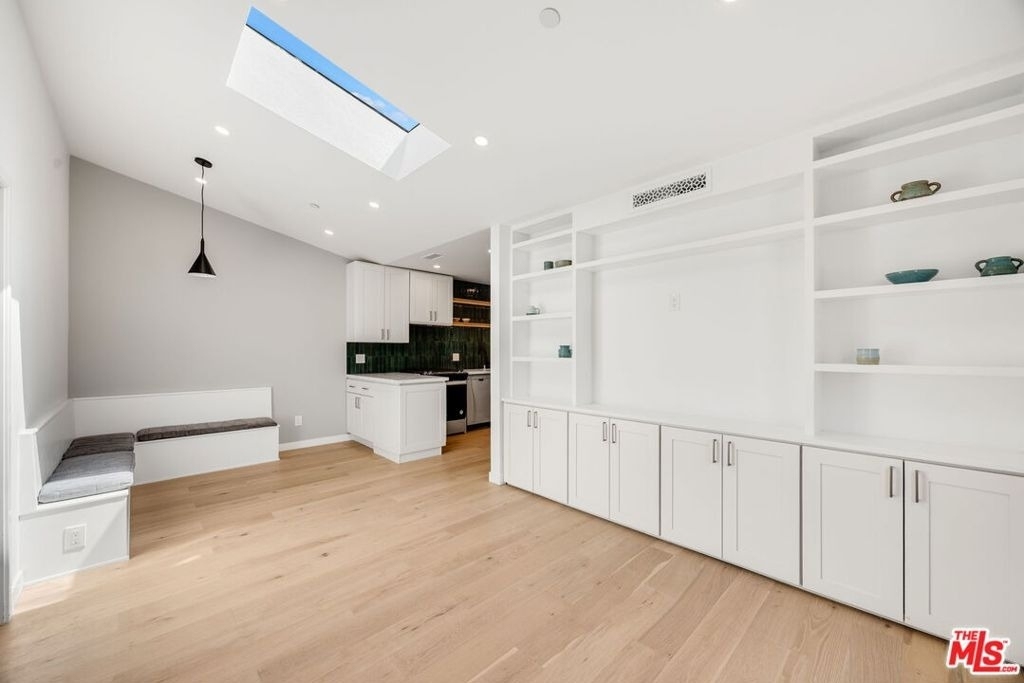 7935 Zelzah Avenue - Photo 4