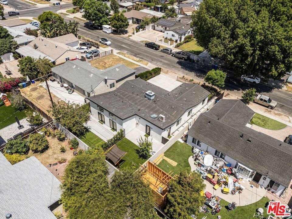 7935 Zelzah Avenue - Photo 24