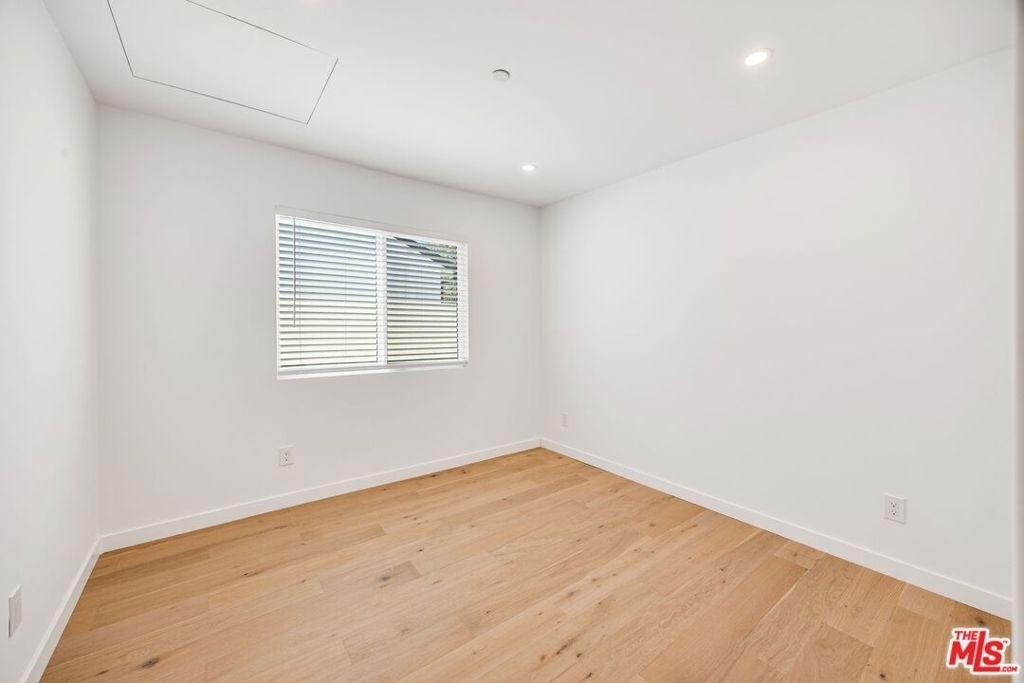 7935 Zelzah Avenue - Photo 9