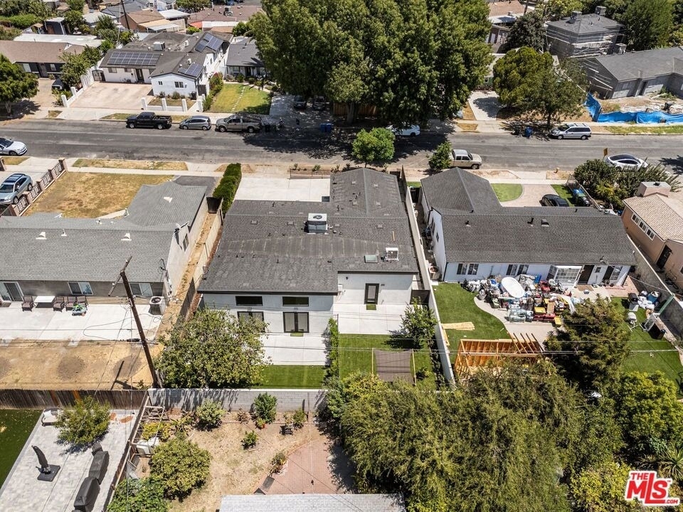 7935 Zelzah Avenue - Photo 23
