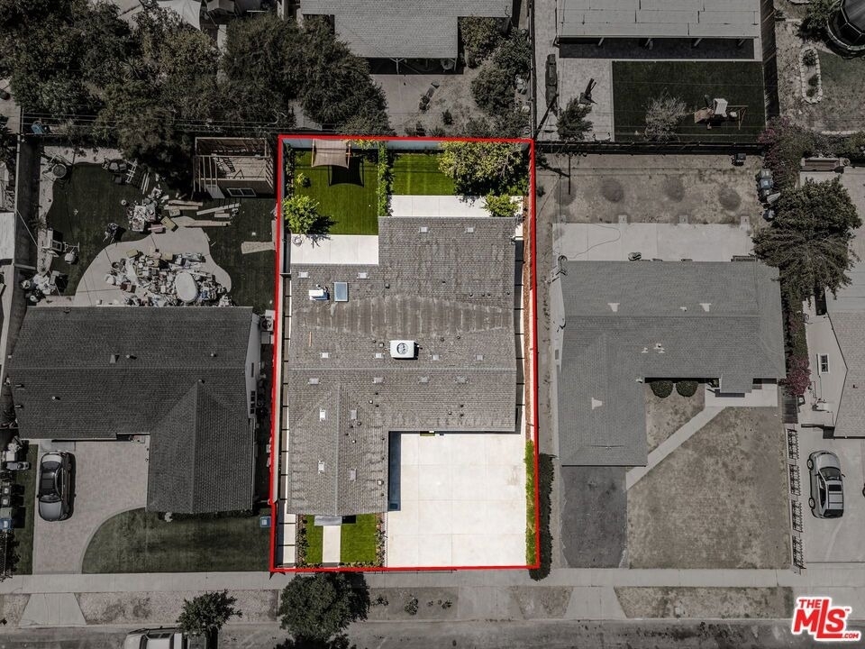 7935 Zelzah Avenue - Photo 20