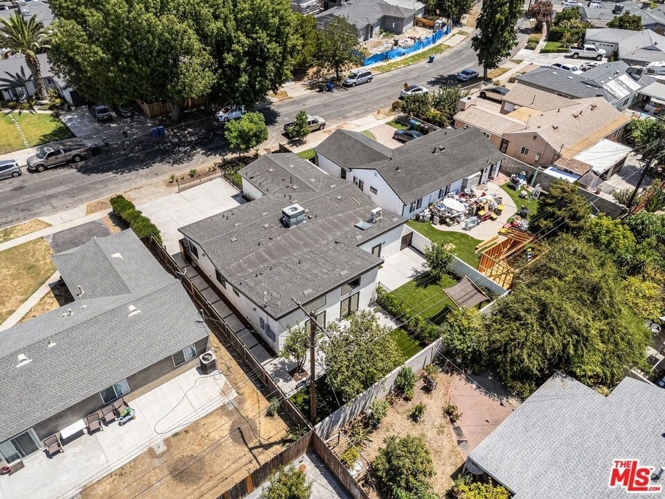 7935 Zelzah Avenue - Photo 22