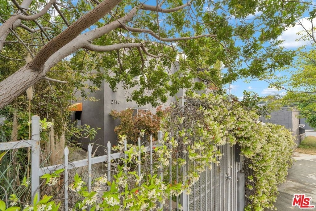 2714 Auburn Street - Photo 2