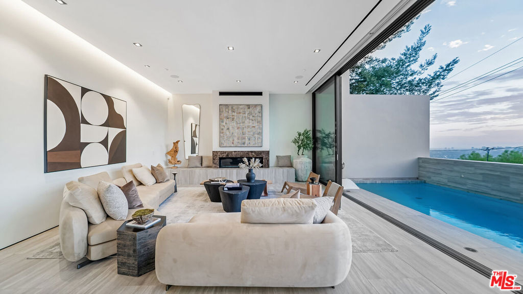 8777 W Hollywood Boulevard - Photo 13