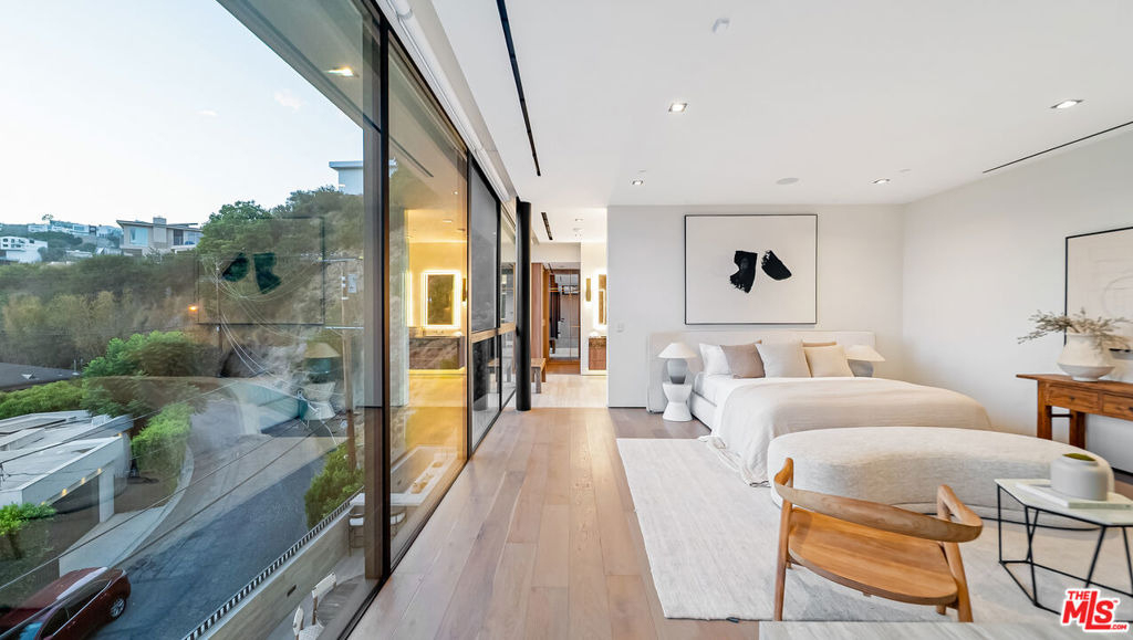 8777 W Hollywood Boulevard - Photo 41