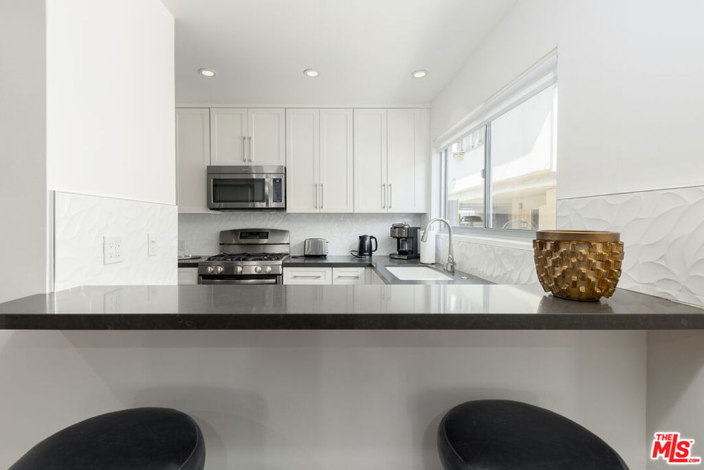8917 E Cynthia Street - Photo 6