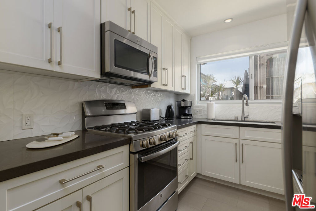 8917 E Cynthia Street - Photo 7