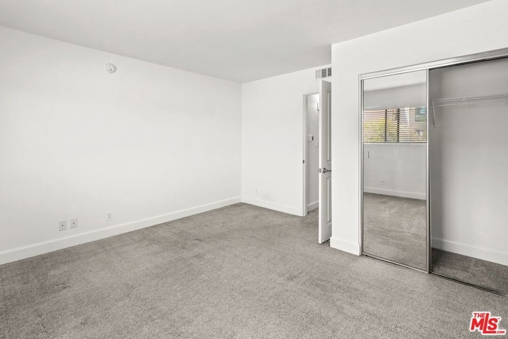 10982 Roebling Avenue - Photo 20