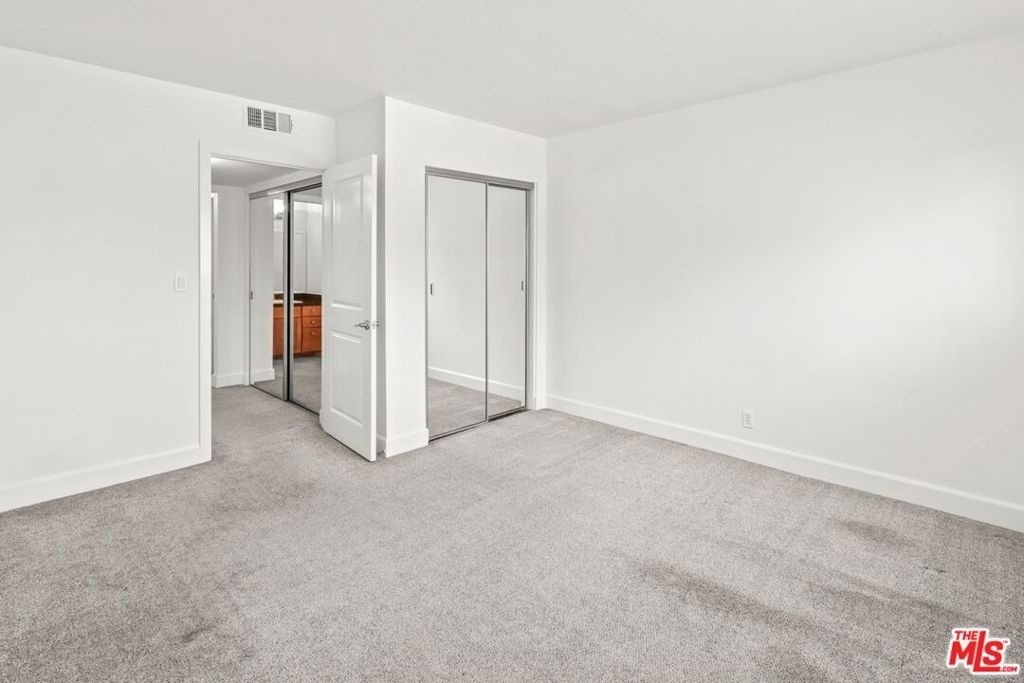 10982 Roebling Avenue - Photo 18
