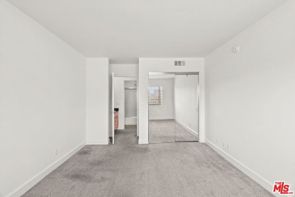 10982 Roebling Avenue - Photo 29
