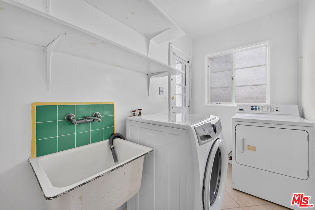 1089 S Ogden Drive - Photo 31