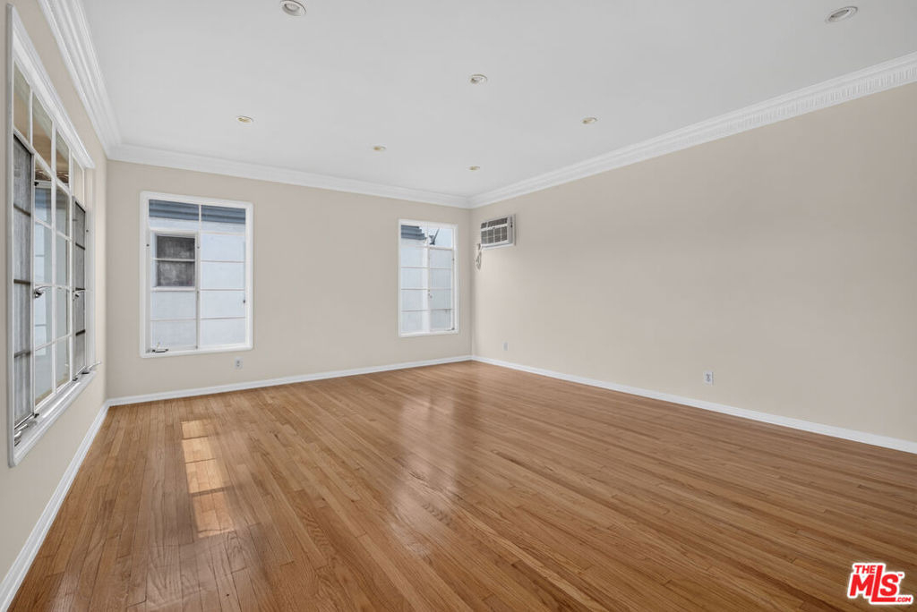 1089 S Ogden Drive - Photo 18